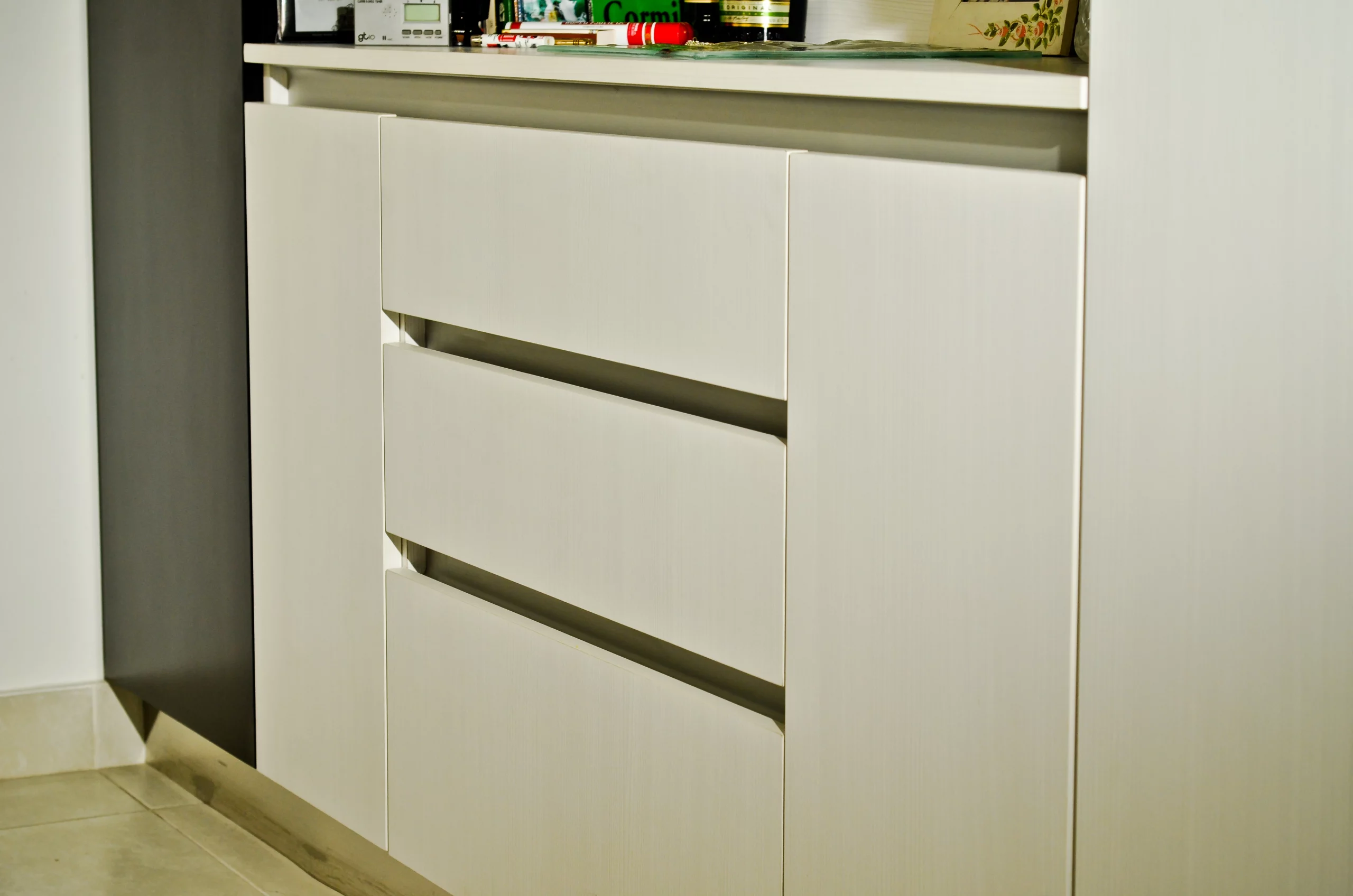 Mueble de cocina melamina blanco veta